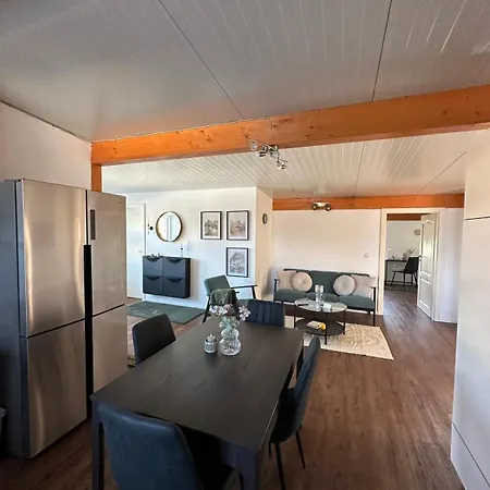 Monteurzimmer In 6 Personen Mit 4 Schlafzimmer *