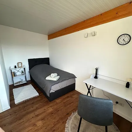 Monteurzimmer In 7 Personen Apartment *