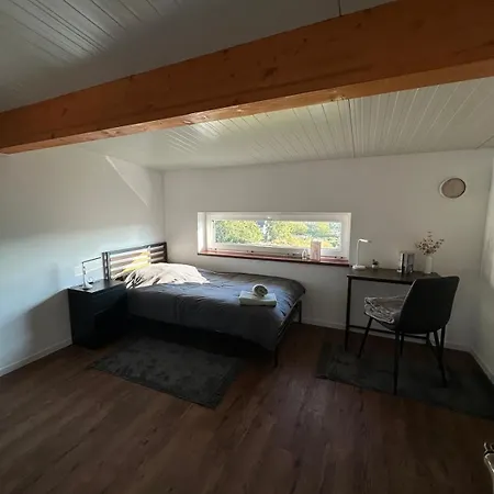 Monteurzimmer In 6 Personen Mit 4 Schlafzimmer Plaidt
