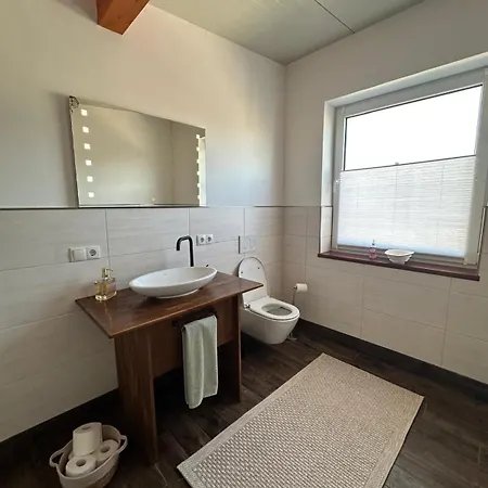 Apartamento Monteurzimmer In Plaidt 6 Personen Mit 4 Schlafzimmer