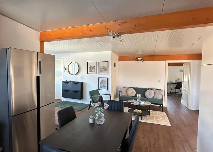 Monteurzimmer In 6 Personen Mit 4 Schlafzimmer *