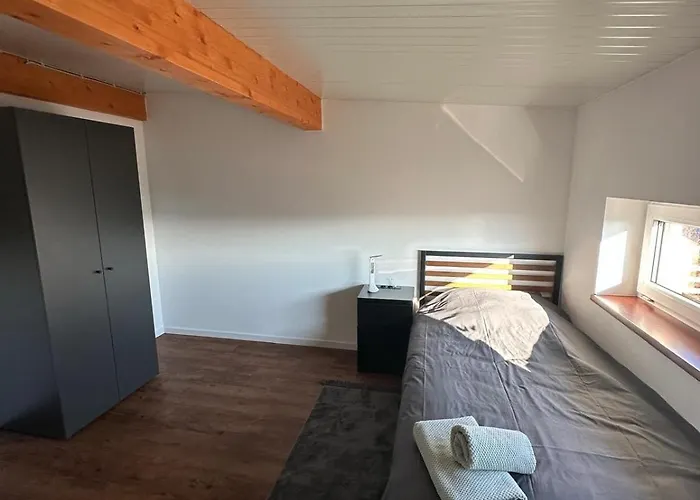 Monteurzimmer In 6 Personen Mit 4 Schlafzimmer