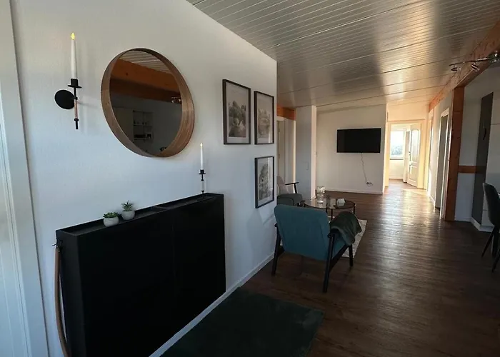 Monteurzimmer In 6 Personen Mit 4 Schlafzimmer شقة *