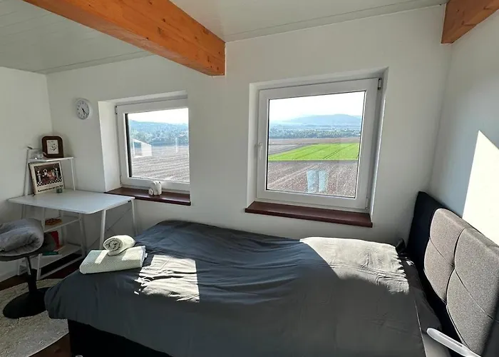 Monteurzimmer In 6 Personen Mit 4 Schlafzimmer شقة *